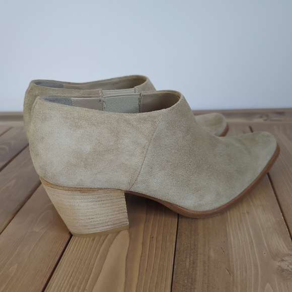 Vince Light Tan Beige Suede Slip on Ankle Boots with Stacked Heel - Picture 4 of 13